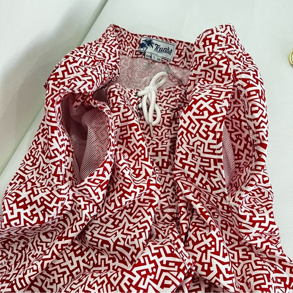 Trunks Surf & Swim shorts Trunks Size Large Red Asymmetrical Print Mesh Lined - Picture 7 of 11